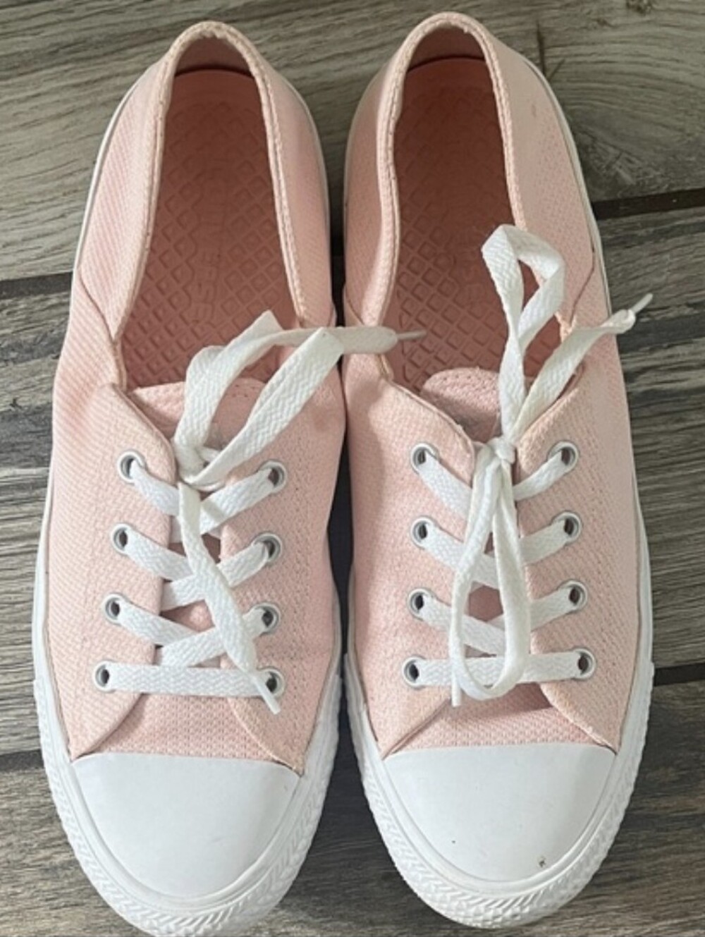 EUC Women's Converse All-Star Slip-on Sneaker. Size 9.